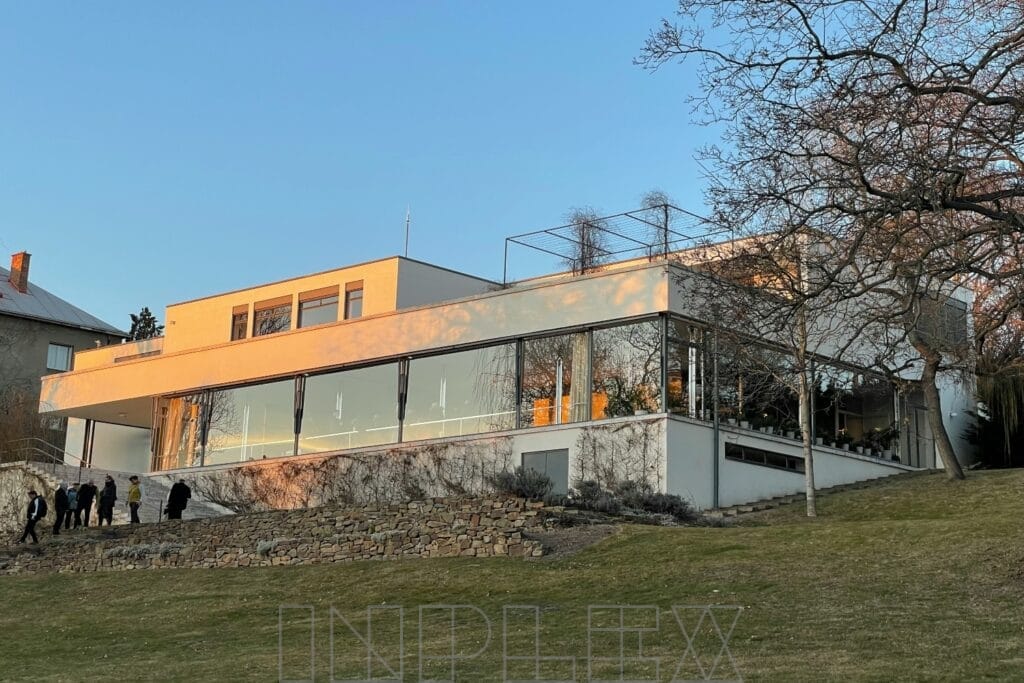 How Modern Split-Level House Plans Make Small Homes Feel Spacious
